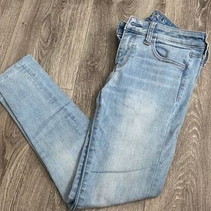 AEO LIGHT BLUE JEGGING